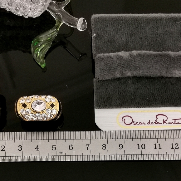 Vintage Oscar De Le Renta Gold Plated Earrings with Swarovski Crystal andEnamel - Picture 6 of 9